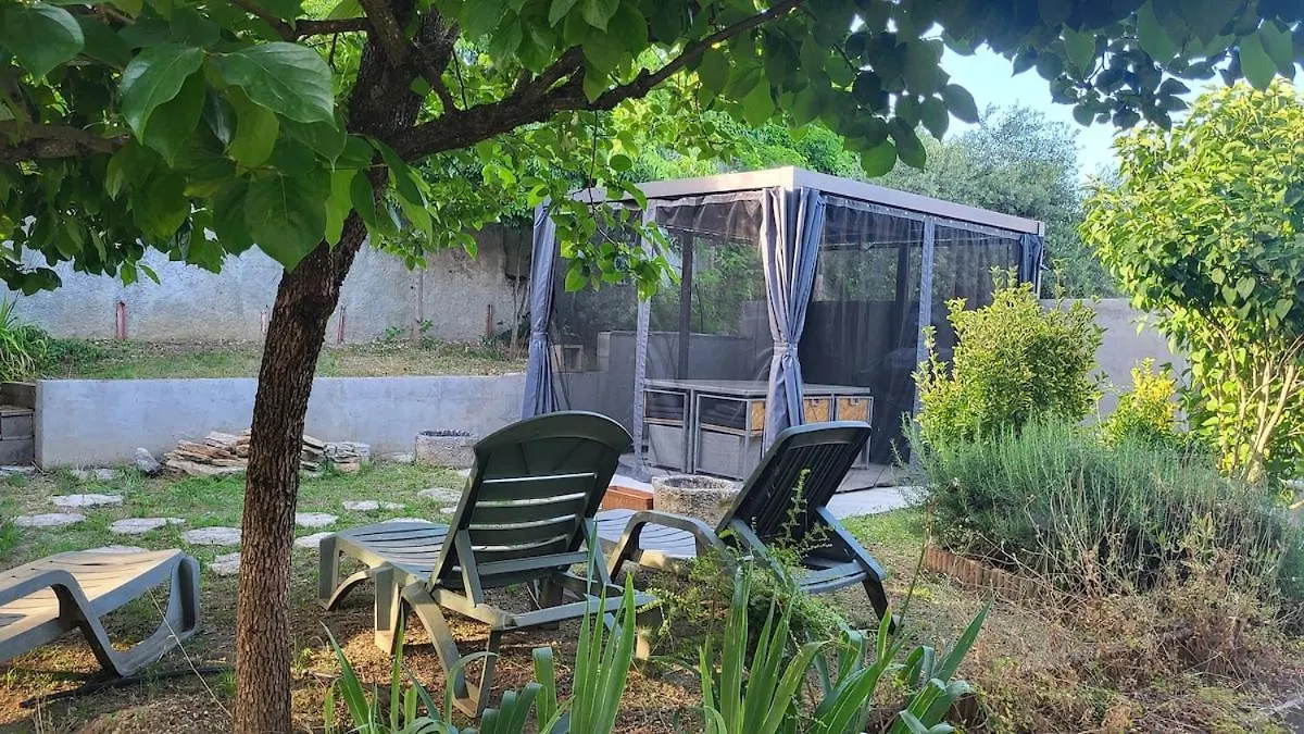 Les Chambres De Melis Cremieu 0*,  France